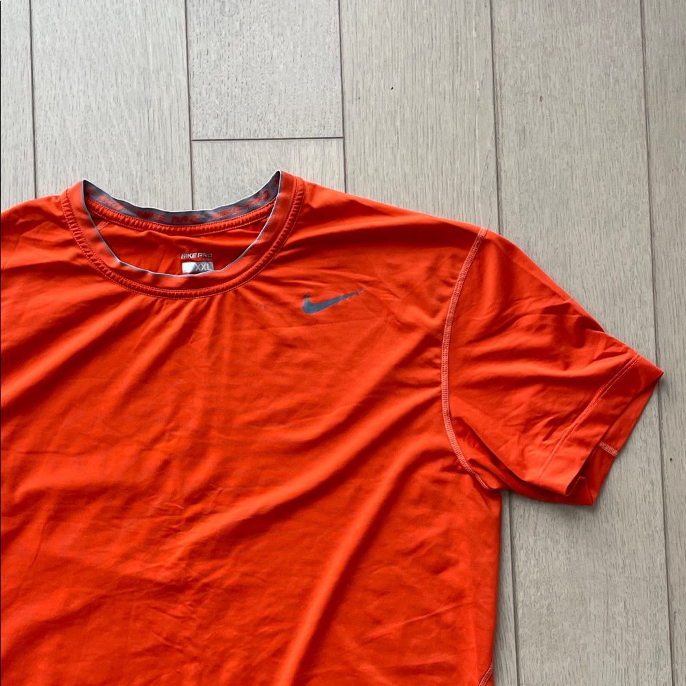 Nike pro Men's Orange Short Sleeve Tee